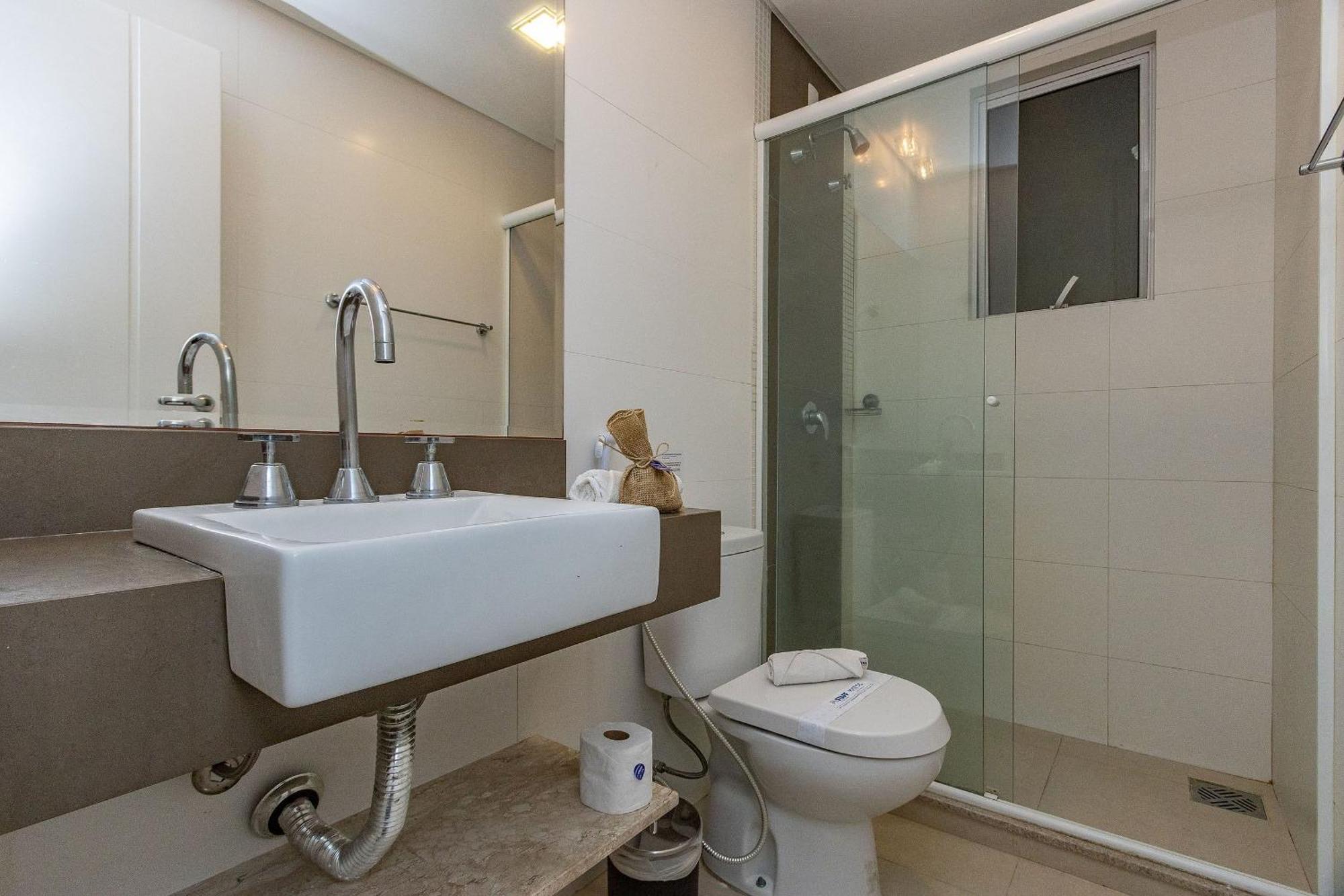 Boulevard 224D - Excelente Apartamento Em Condominio De Luxo No Centro De Bombinhas - Piscina - Jacuzzi - Academia - Portaria 24H. المظهر الخارجي الصورة